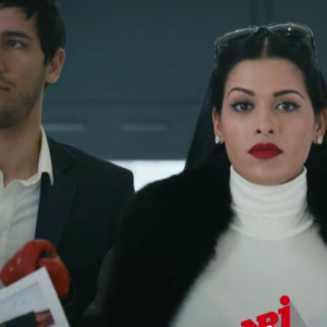 Ayem Nour dans le teaser de la nouvelle émission d'NRJ12, "Le  Mad Mag". Le 15 février 2016.