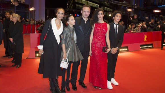 Vincent Perez avec sa femme et ses enfants, pas tout à fait "Seul dans Berlin"