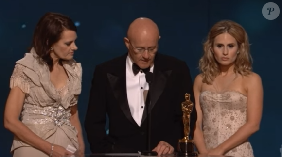 Cérémonie des Oscars : la famille de Heath Ledger vient chercher son Oscar posthume de meilleur second rôle dans The Dark Knight en 2009
