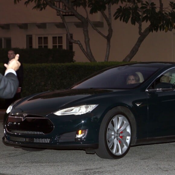 Tom Hanks et sa femme Rita Wilson arrivant au mariage de Liberty Ross et Jimmy Iovine, le jour de la Saint Valentin, à Beverly Hills, le 14 février 2016.