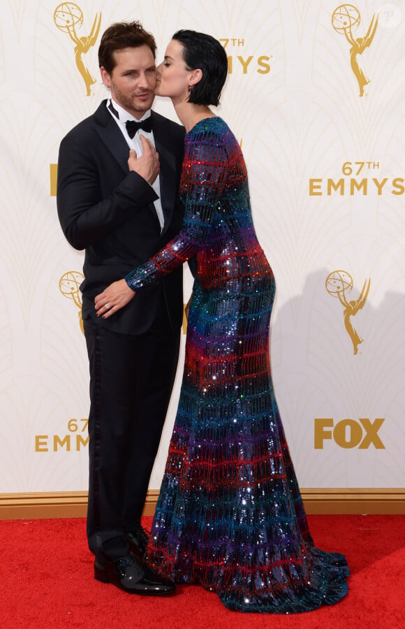 Jaimie Alexander et son fiancée Peter Facinelli au 67ème Emmy Awards à Los Angeles le 20 septembre 2015.