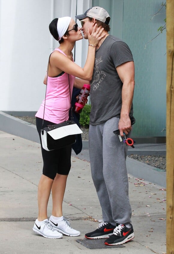 Peter Facinelli et sa petite-amie Jaimie Alexander s'embrassent à la sortie de le séance de gym à West Hollywood, le 29 mai 2014.