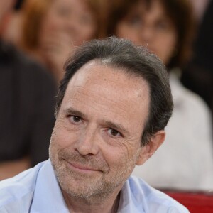 Marc Levy lors de l'Enregistrement de l'émission "Vivement Dimanche" à Paris le 19 mars 2014. L
