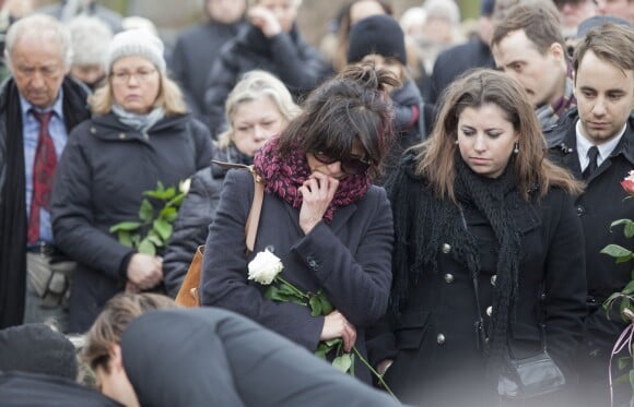 Sophie Marceau en larmes aux obsèques de son ex-mari Andrzej Zulawski à Gora Kalwaria, près de Varsovie en Pologne le 22 février 2016. BEW / BESTIMAGE