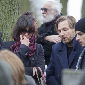 Sophie Marceau et Xawery Zulawski aux côtés de Vincent - Sophie Marceau assiste aux obsèques de son ex-mari Andrzej Zulawski à Gora Kalwaria, près de Varsovie en Pologne le 22 février 2016. BEW / BESTIMAGE