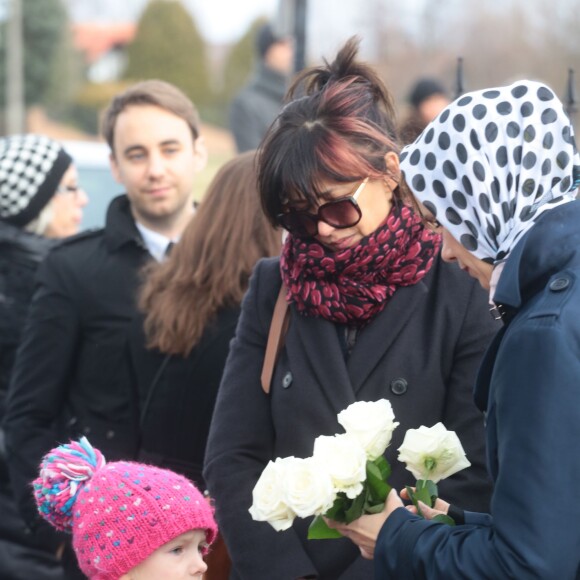 Sophie Marceau avec la fille et la femme de son beau-fils Xawery, assiste aux obsèques de son ex-mari Andrzej Zulawski à Gora Kalwaria, près de Varsovie en Pologne le 22 février 2016. BEW / BESTIMAGE