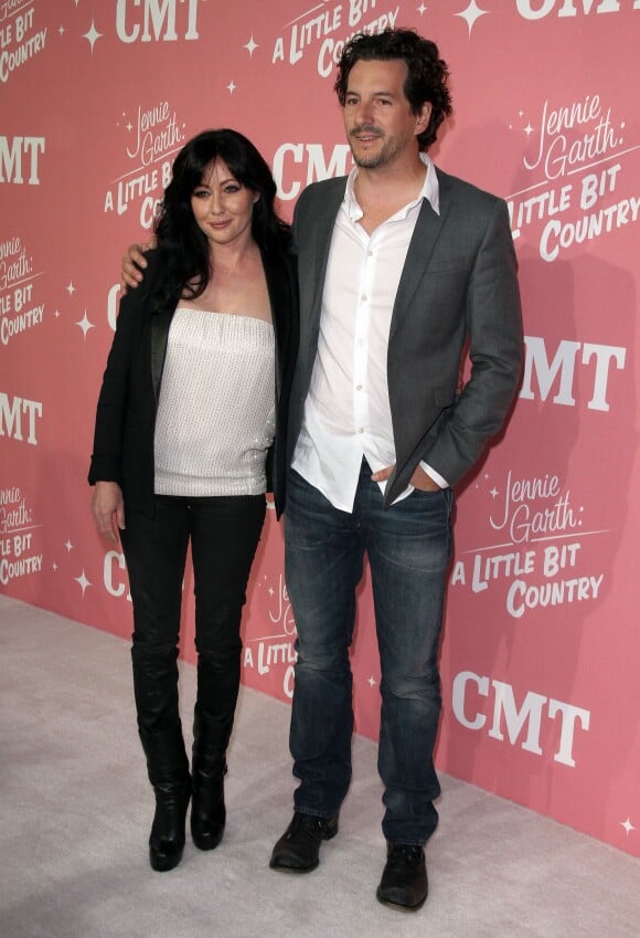 Shannen Doherty et son mari Kurt Iswarienko lors des 40 ans de Jennie Garth à West Hollywood le 19 avril 2012