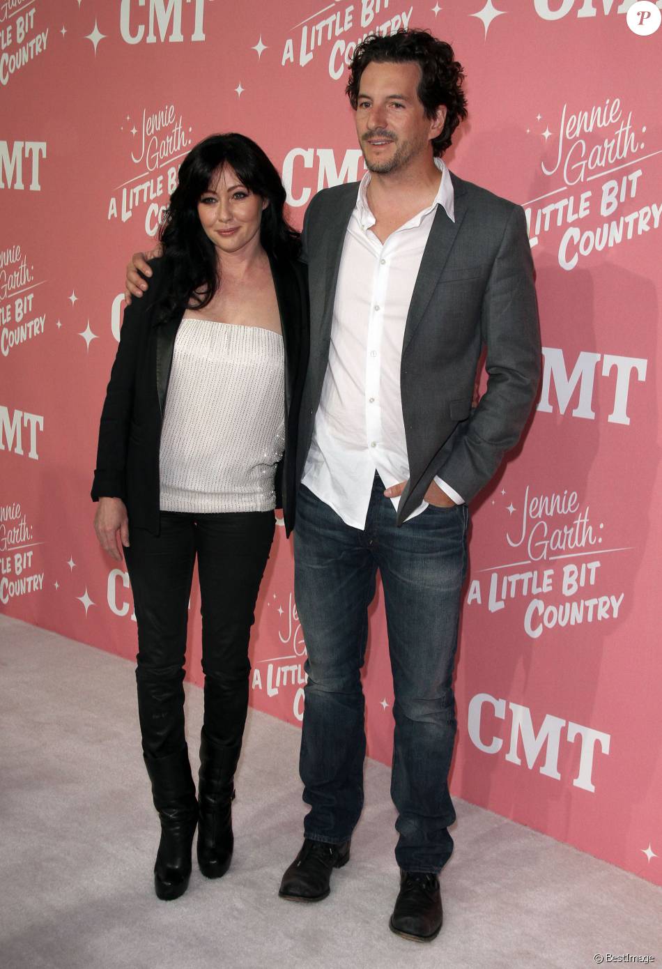 Shannen Doherty et son mari Kurt Iswarienko lors des 40 ans de Jennie Garth à West Hollywood le 19 avril 2012 