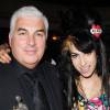 Amy Winehouse avec son père Mitchell et sa fille Janis aux 53e Ivor Novello Awards à Londres, le 22 mai 2008