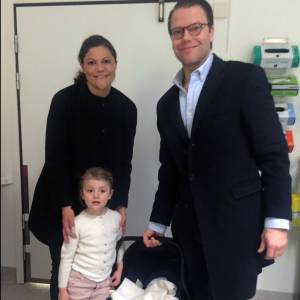 La princesse Victoria de Suède et le prince Daniel ont accueilli le 2 mars 2016 leur deuxième enfant : le prince Oscar Carl Olof, duc de Scanie.