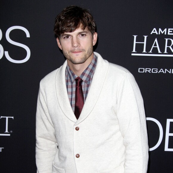 Ashton Kutcher à la Premiere du film "Jobs" a Los Angeles, le 13 aout 2013.