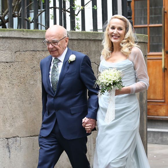 Rupert Murdoch et Jerry Hall, mariés, quittent l'église Saint-Bride à Londres le 5 mars 2016. © Cyril Moreau / Bestimage