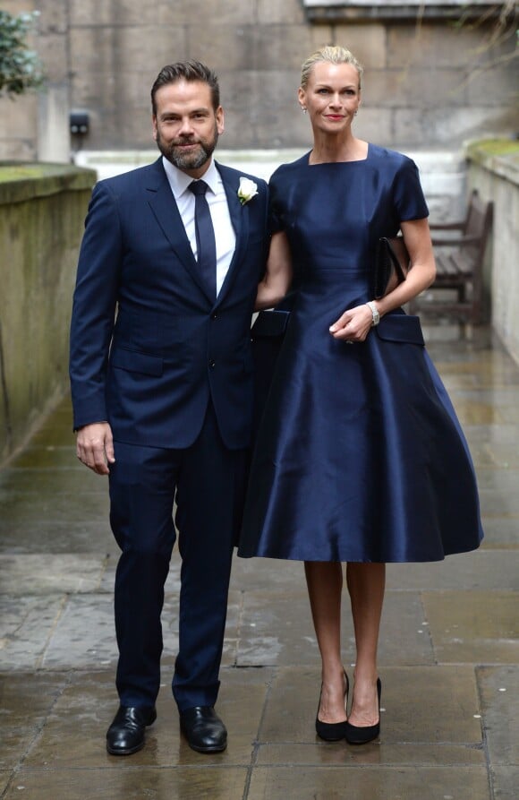 Lachlan Murdoch et son épouse Sarah Murdoch arrivent à St Bride's Church. Londres, le 5 mars 2016.