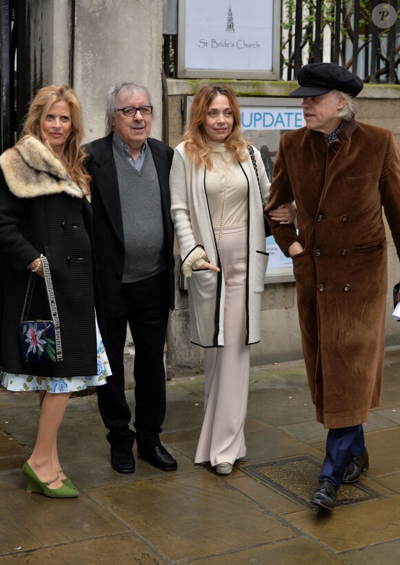 Suzanne Accosta, Bill Wyman, Jeanne Marine et Bob Geldof arrivent à St Bride's Church. Londres, le 5 mars 2016.