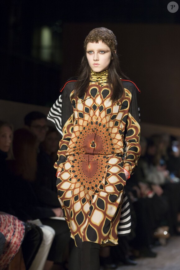 - Défilé de mode Givenchy collection prêt-à-porter Automne Hiver 2016/2017 lors de la fashion week à Paris, le 6 mars 2016. © Olivier Borde/Bestimage  Catwalk - Givenchy show as part of the Paris Fashion Week Womenswear Fall Winter 2016/2017 on March 6th, 2016 in Paris, France.06/03/2016 - Paris