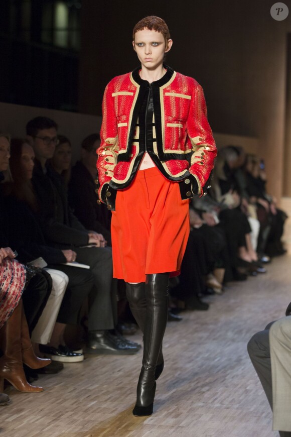 - Défilé de mode Givenchy collection prêt-à-porter Automne Hiver 2016/2017 lors de la fashion week à Paris, le 6 mars 2016. © Olivier Borde/Bestimage  Catwalk - Givenchy show as part of the Paris Fashion Week Womenswear Fall Winter 2016/2017 on March 6th, 2016 in Paris, France.06/03/2016 - Paris