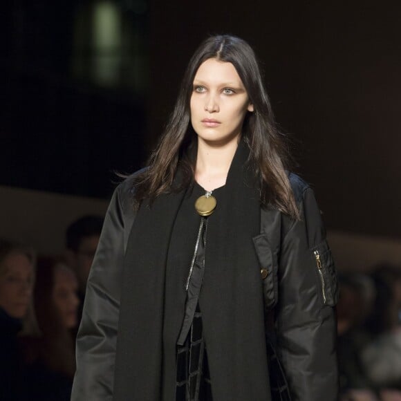 Bella Hadid - Défilé de mode Givenchy collection prêt-à-porter Automne Hiver 2016/2017 lors de la fashion week à Paris, le 6 mars 2016. © Olivier Borde/Bestimage  Catwalk - Givenchy show as part of the Paris Fashion Week Womenswear Fall Winter 2016/2017 on March 6th, 2016 in Paris, France.06/03/2016 - Paris