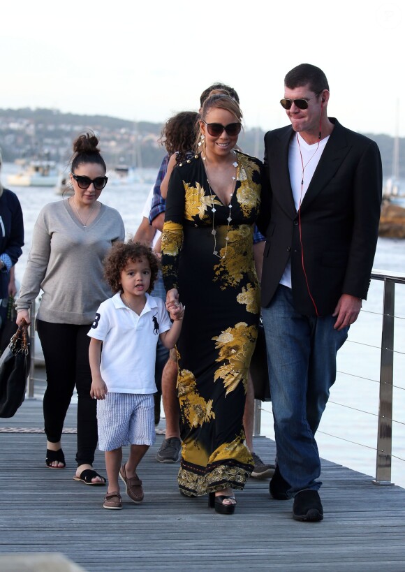 Exclusif - Mariah Carey, son compagnon James Packer et ses enfants Moroccan et Monroe sont arrivés à Sydney en Australie, avant de rejoindre Lachlan Murdoch (fils de l'homme d'affaires australo-américain Rupert Murdoch) et sa femme Sarah sur leur voilier de luxe de 42,6 mètres (le Sarissa) sur le port de Sydney pour une fête du jour de l'an le 1er janvier 2016 .