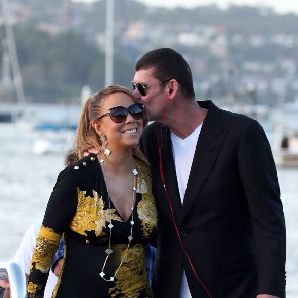 Exclusif - Mariah Carey, son compagnon James Packer et ses enfants Moroccan et Monroe sont arrivés à Sydney en Australie, avant de rejoindre Lachlan Murdoch (fils de l'homme d'affaires australo-américain Rupert Murdoch) et sa femme Sarah sur leur voilier de luxe de 42,6 mètres (le Sarissa) sur le port de Sydney pour une fête du jour de l'an le 1er janvier 2016 .