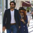 Exclusif - Paulina Rubio se promène avec son petit ami dans les rues de Beverly Hills, le 20 octobre 2015