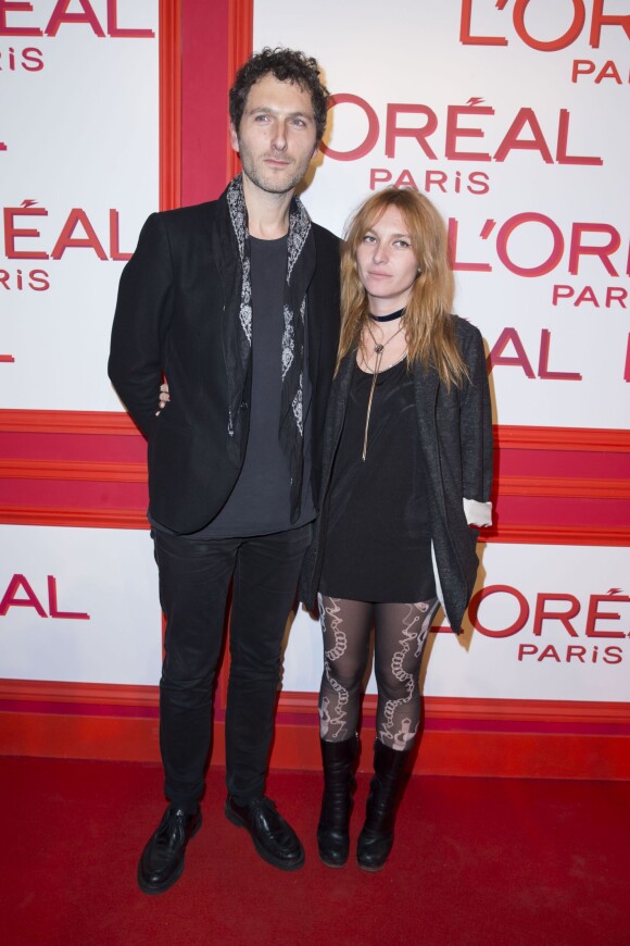 Simon Buret (du groupe AaRON) et Joséphine de La Baume - Photocall de la soirée "L'Oréal Paris Red Obsession Party" à Paris, le 8 mars 2016. © Olivier Borde/Bestimage