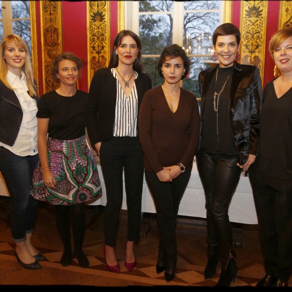 Exclusif - Carine Jonrond (Directrice adjointe du centre pénitencier de Villepinte), Juliette Dumas (Fondatrice de la Shine Academy), Sophie Coste (Animatrice de télévision), Rachida Dati, Cristina Cordula (Conseillère en image), Carole Colin (Ambassadrice du crémant) - Débat de personnalités organisé dans le cadre de la Journée de la Femme par Rachida Dati à la Mairie du VIIème arrondissement à Paris. Le 8 mars 2016 © Alain Guizard / Bestimage