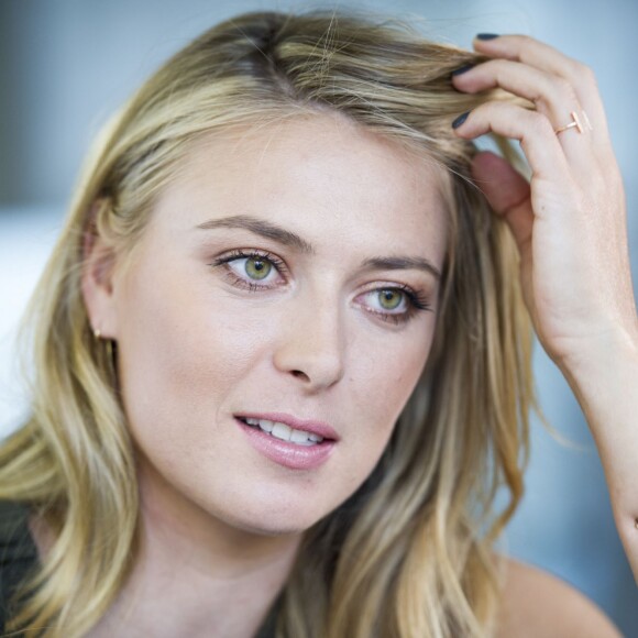 La joueuse de tennis Maria Sharapova , ambassadrice de la marque Porsche lors d'une présentation dans le quartier de Mayfair à Londres, en Juin 2015.