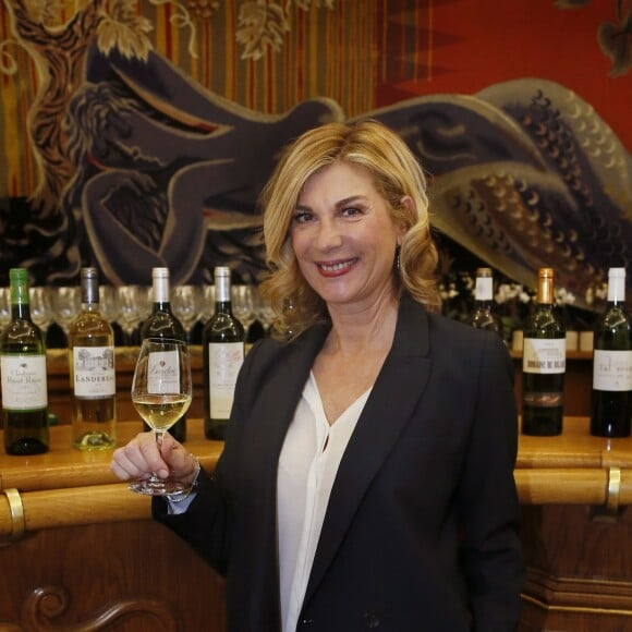 Exclusif - L'actrice Française Michèle Laroque, présidente et marraine du jury de la 11ème édition du Trophée Top Vin 2016