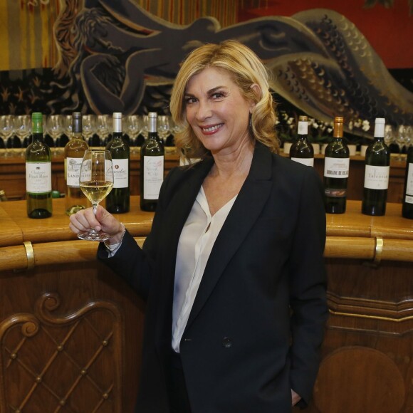 Exclusif - L'actrice Française Michèle Laroque, présidente et marraine du jury de la 11ème édition du Trophée Top Vin 2016