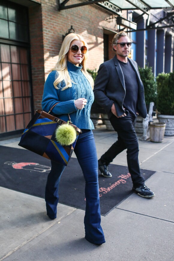 Jessica Simspon et son mari Eric Johnson quittent leur hôtel à New York. Le 9 novembre 2015 © CPA / Bestimage