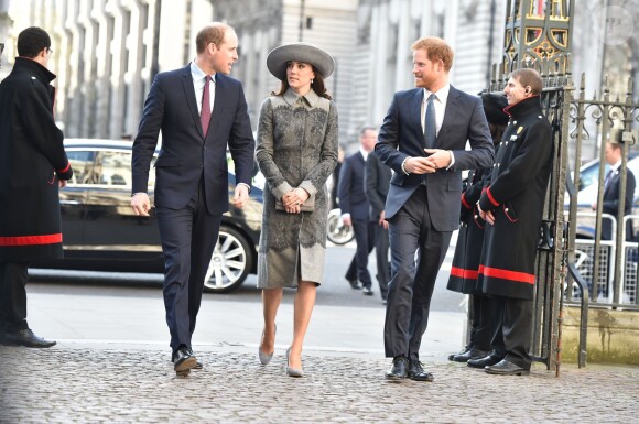 Le prince William, Kate Middleton et le prince Harry arrivent à l'abbaye de Westminster, le 14 mars 2016, pour le service du Commonwealth Day.