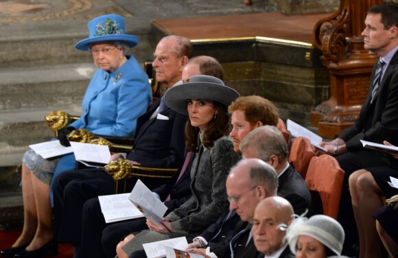 La reine Elizabeth II, le prince Philip, le prince William, Kate Middleton, le prince Harry et prince Andrew en à l'abbaye de Westminster, le 14 mars 2016, pour le service du Commonwealth Day.