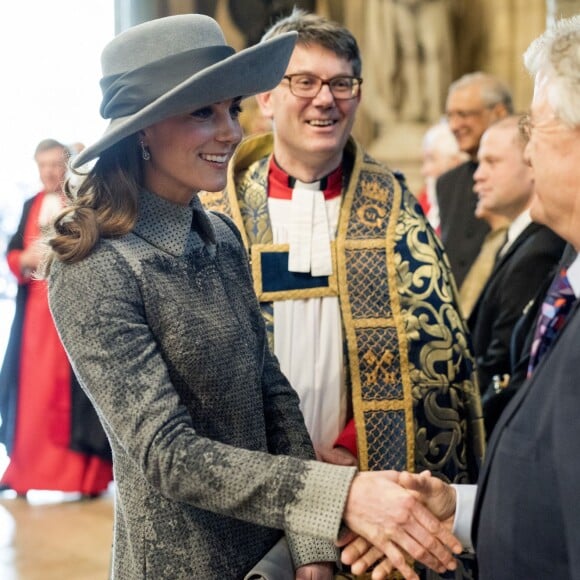 Kate Middleton à la sortie de l'abbaye de Westminster, le 14 mars 2016, après le service du Commonwealth Day.