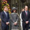 Le prince Harry, Kate Middleton, duchesse de Cambridge, et le prince William devant l'abbaye de Westminster, le 14 mars 2016, après le service du Commonwealth Day.