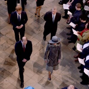 La reine Elizabeth II, le prince Philip, le prince William, Kate Middleton, le prince Harry et le prince Andrew ont pris part le 14 mars 2016 au service religieux célébré en l'abbaye de Westminster pour le Commonwealth Day.