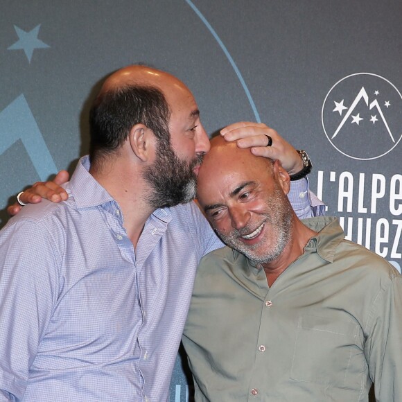 Kad Merad (président du jury), Patrick Bosso (membre du jury) - Photocall de la soirée de clôture du 19e Festival International du film de Comédie de l'Alpe d'Huez, le 16 janvier 2016.© Dominique Jacovides/Bestimage