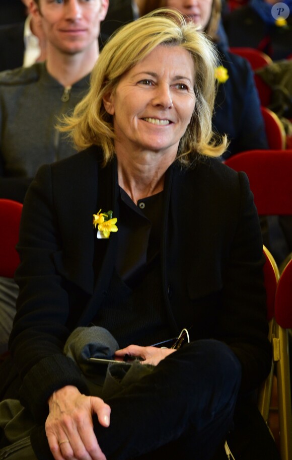 Claire Chazal lors de l'opération "Une jonquille pour Curie" à la mairie du Vème arrondissement, le 15/03/2016 - Paris