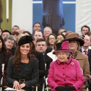 Kate Middleton et la reine Elizabeth II en visite à Leicester le 8 mars 2012. "Le moment le plus marquant" de la carrière royale de la duchesse de Cambridge.