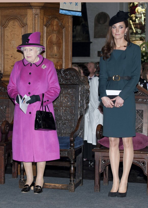 Kate Middleton et la reine Elizabeth II en visite à Leicester le 8 mars 2012. "Le moment le plus marquant" de la carrière royale de la duchesse de Cambridge.