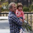 Exclusif - Mel Gibson à Malibu avec sa fille Lucia (dont la mère est Oksana Grigorieva) le 18 juin 2011