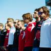 Fernando Alonso et les pilotes engagés dans le Grand Prix d'Italie observant une minute de silence pour Justin Wilson, le 6 septembre 2015.