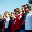 Fernando Alonso et les pilotes engagés dans le Grand Prix d'Italie observant une minute de silence pour Justin Wilson, le 6 septembre 2015.