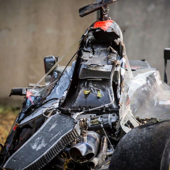 Ce qu'il reste de la McLaren de Fernando Alonso après son accident lors du Grand Prix d'Australie, le 20 mars 2016 à Melbourne.