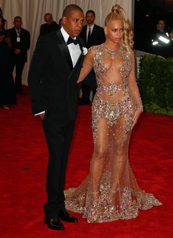Jay-Z et sa femme Beyonce Knowles à la Soirée Costume Institute Gala 2015 (Met Ball) au Metropolitan Museum, célébrant l'ouverture de Chine: à travers le miroir à New York. Le 4 mai 2015.