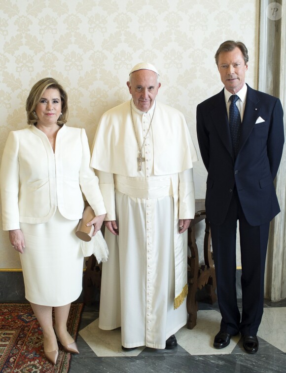 La grande-duchesse Maria Teresa et le grand-duc Henri en audience privée avec le pape François au Vatican le 21 mars 2016.