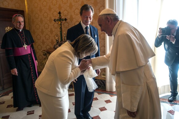Le grand-duc Henri et la grande-duchesse Maria Teresa ont été reçus en famille par le pape François au Vatican le 21 mars 2016.