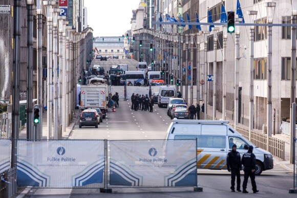 La police démarre son enquète à la station de métro où ont eu lieu les attentats de Bruxelles le 22 mars 2016.