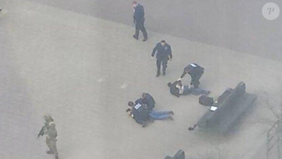 Arrestation de 2 individus à la station nord de Bruxelles suite aux attentats dans la capitale Belge le 22 mars 2016