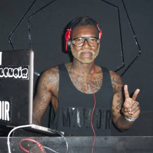 Djibril Cissé mixe au Calavados pendant le 68 ème festival du film de Cannes le 17 mai 2015.