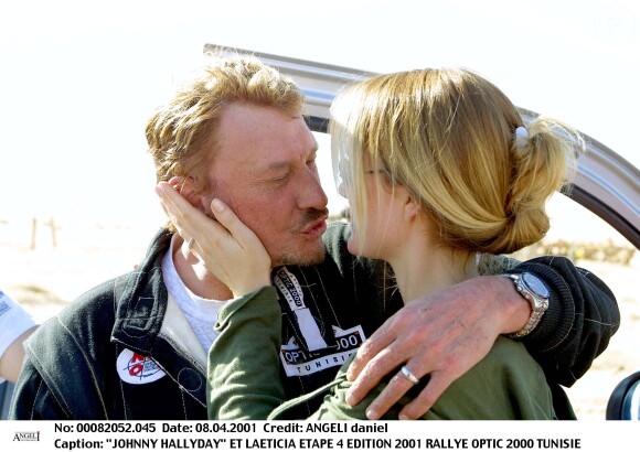 Johnny Hallyday et sa femme Laeticia Hallyday lors du Rallye Optic 2000 en Tunisie en 2001